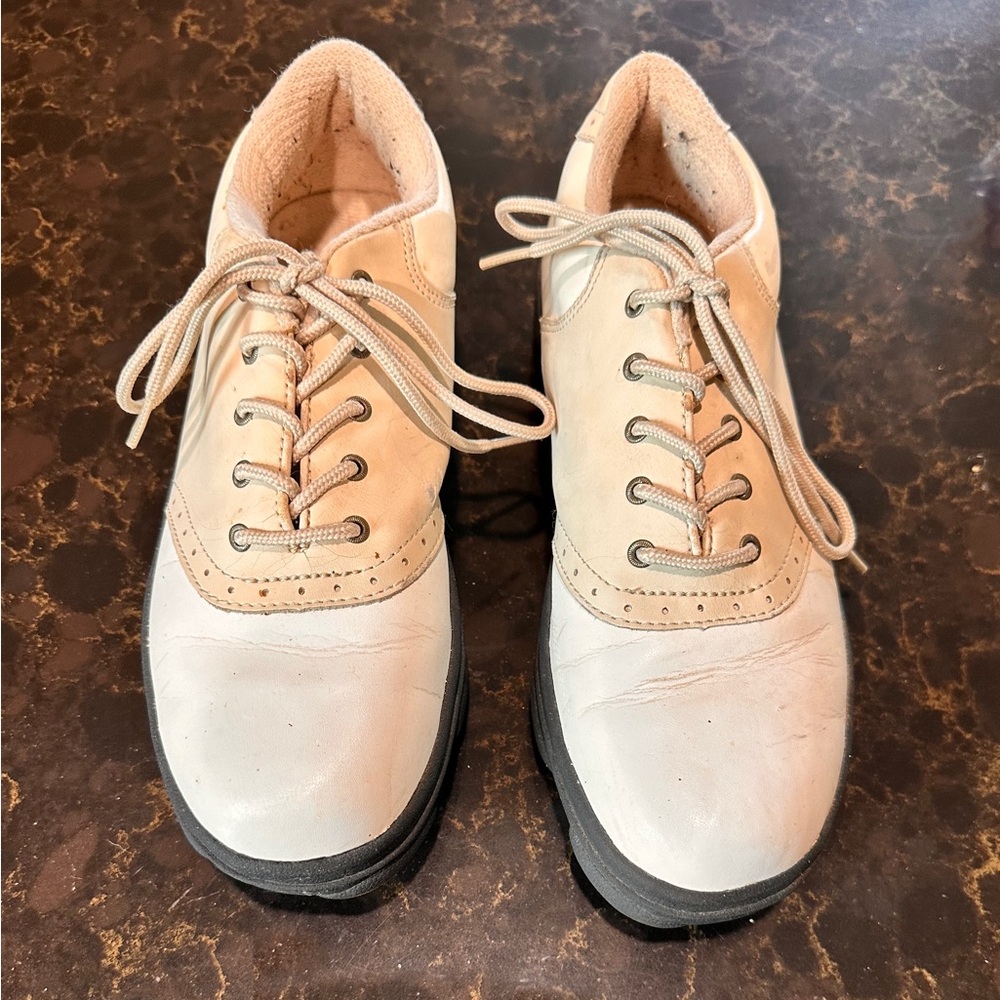 Classic White/Tan leather Golf Shoes